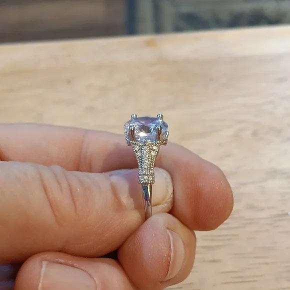 Elegant Silver Women's Ring - Picture 2 of 2